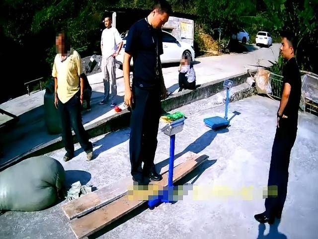 100斤玉米上秤秒變60斤？貴州一村民遭“鬼秤”騙糧！民警出手<strong></p>
<p>西鳳酒
</strong>，5人被拘:西鳳酒
