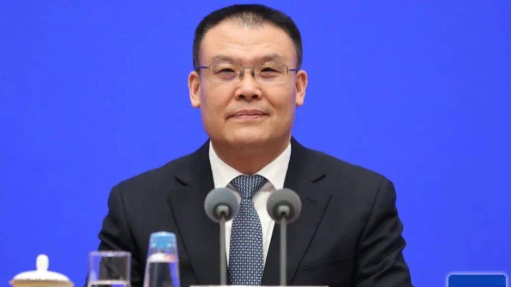 財政部副部長王東偉履新安徽省委常委<strong></p>
<p>西鳳酒
</strong>，河南唐河人:西鳳酒

