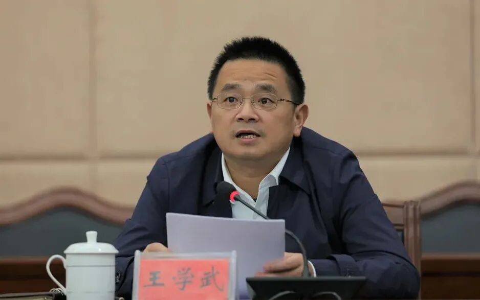 曾任湖南省委政法委副書(shū)記<strong></p>
<p>西鳳酒
</strong>，王學(xué)武擬任省直單位正廳級(jí)領(lǐng)導(dǎo)職務(wù):西鳳酒
