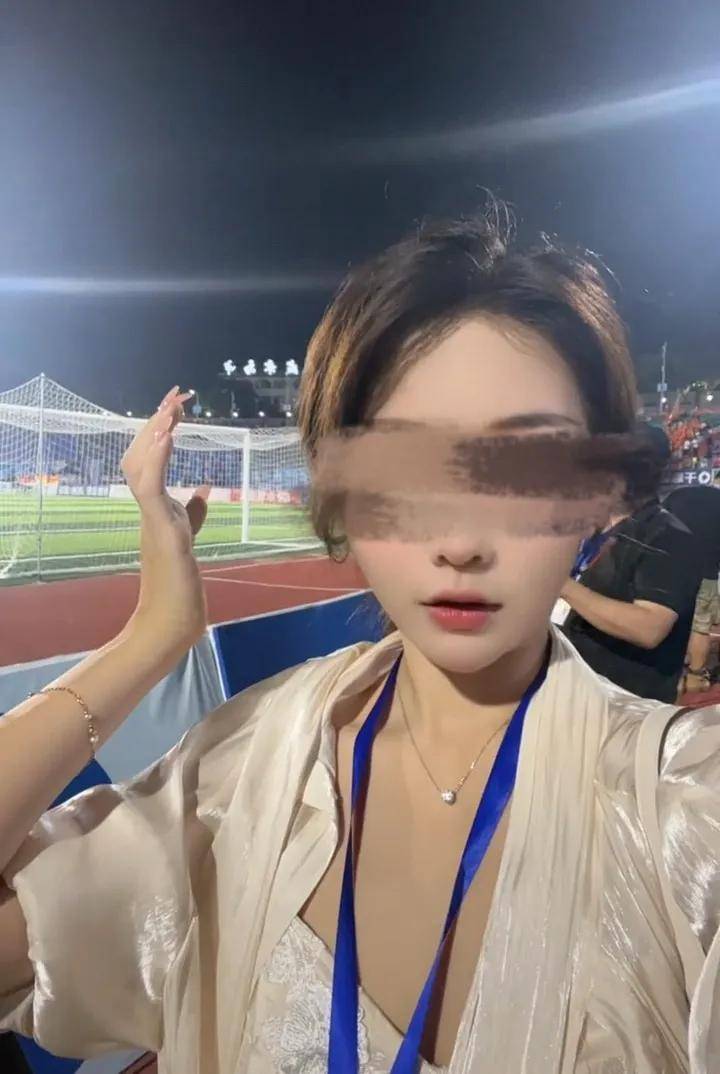 女主播稱遭偽裝快遞包裹炸傷<strong></p>
<p>西鳳酒
</strong>，湖南警方通報:西鳳酒
