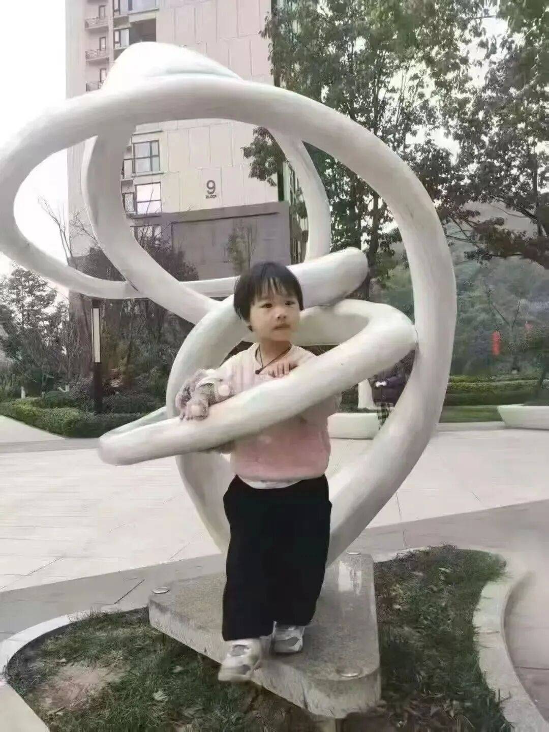 多方力量連夜搜尋 遼寧4歲失蹤女童暫未找到 家屬：不排除被人抱走:西鳳酒
