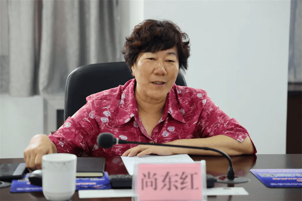 尚東紅<strong></p>
<p>西鳳酒
</strong>，嚴重違反黨的政治紀律、中央八項規(guī)定精神、組織紀律、廉潔紀律、工作紀律、生活紀律:西鳳酒
