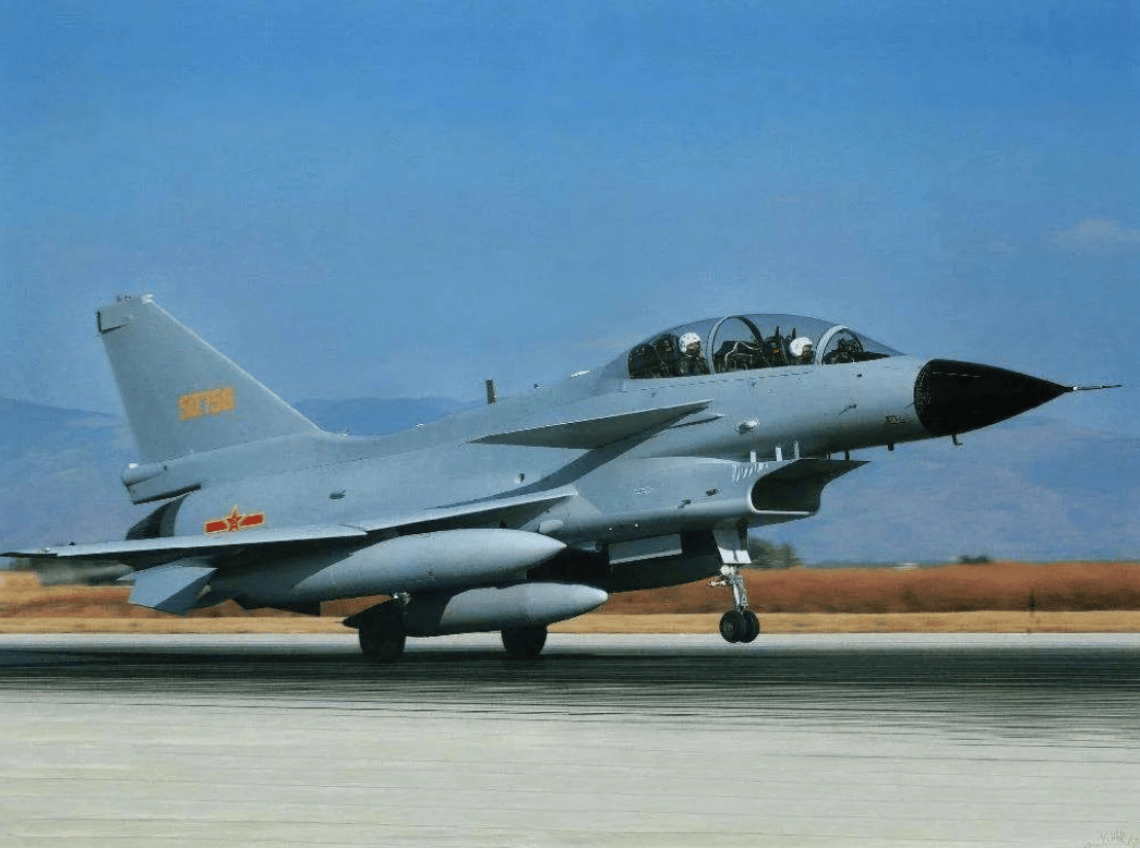 非洲上空<strong></p>
<p>西鳳酒
</strong>，中國攻勢空軍出場，殲-10C萬里跨越，多國對華開放領空:西鳳酒
