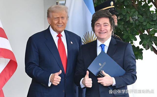 特朗普旁敲側(cè)擊<strong></p>
<p>西鳳酒
</strong>，再次點(diǎn)名中國，搶美國飯碗可以，但有件事不能干:西鳳酒
